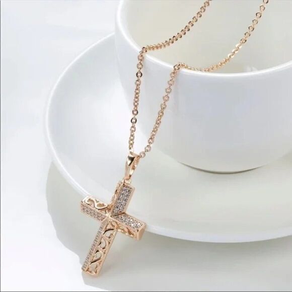𝅺⭐️Rose Gold Micro Pave Cross Necklace - Picture 2 of 10